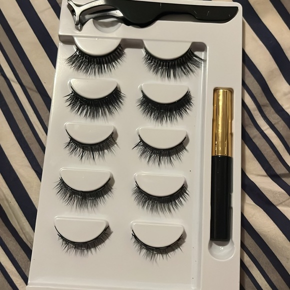 Magnetic Eyelash kit 5pairs - Picture 2 of 3